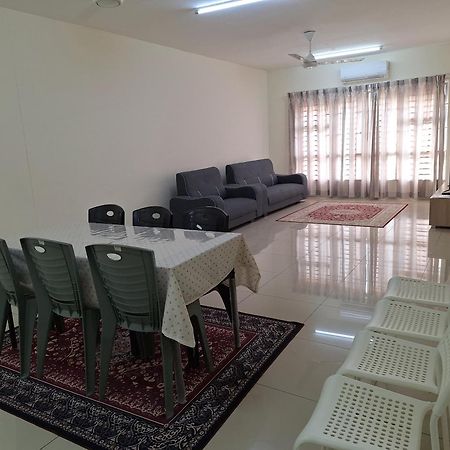 Abie'S Homestay Putrajaya Bagian luar foto