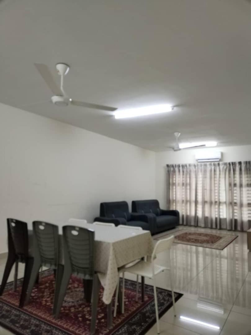 Abie'S Homestay Putrajaya Bagian luar foto